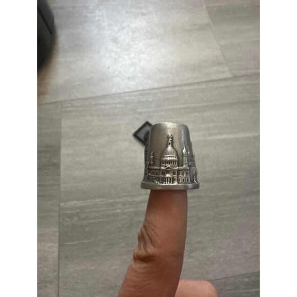London Scene Thimble Pewter, Pewter thimble - Picture 2 of 5